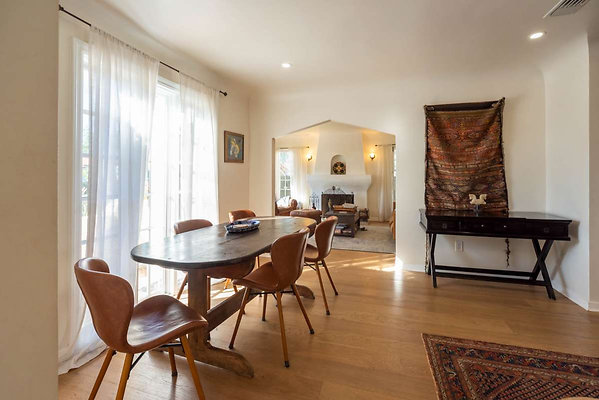 13136 dining 5