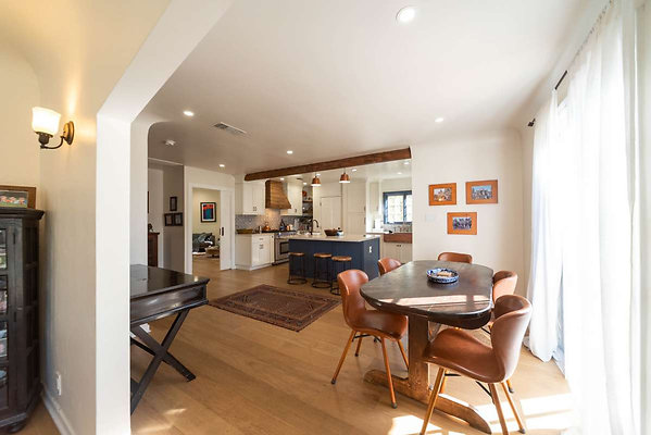 13136 dining 3