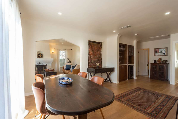 13136 dining 6