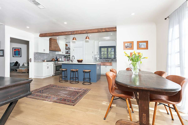 13136 dining 4