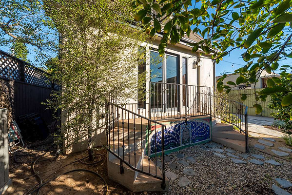 13183 patio 6