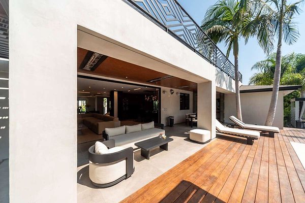 13847 patio 4
