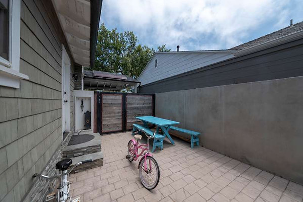 8072 patio 4