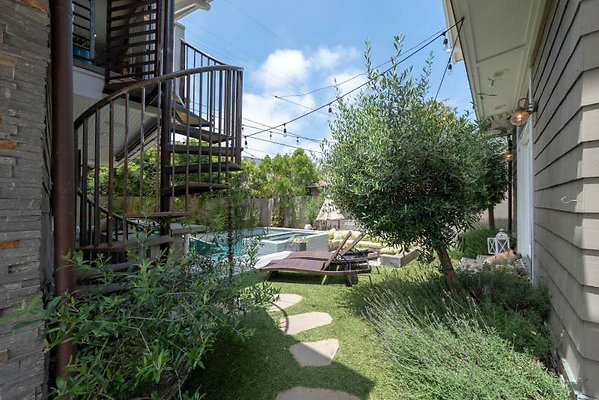 8072 garden 1