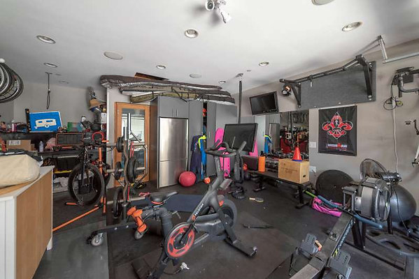 8072 garage 2
