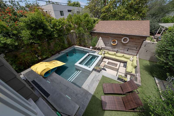 8072 balcony 4