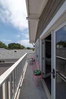 8072 balcony 1