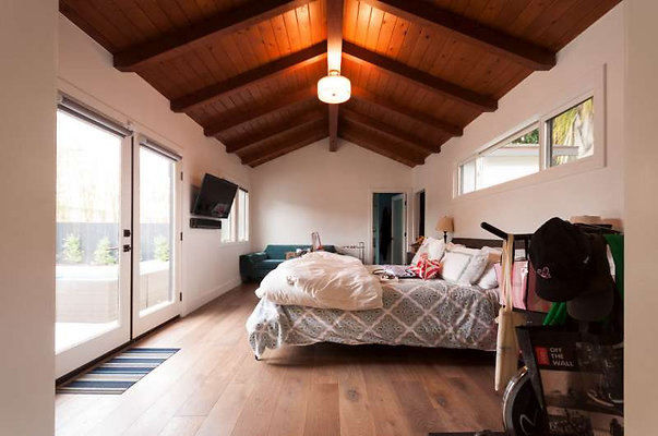 10479 bed 1