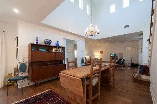 10694 dining 3