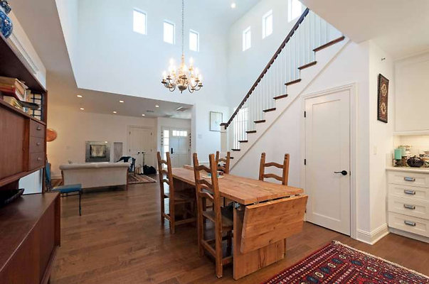 10694 dining 1