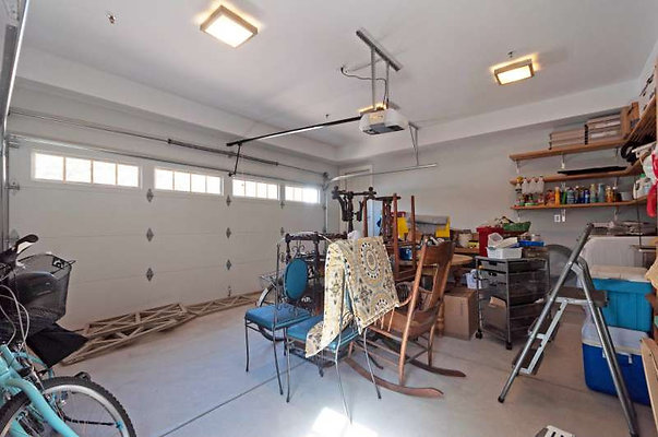 10694 garage 3