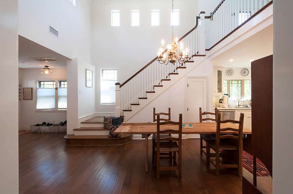 10694 dining 4