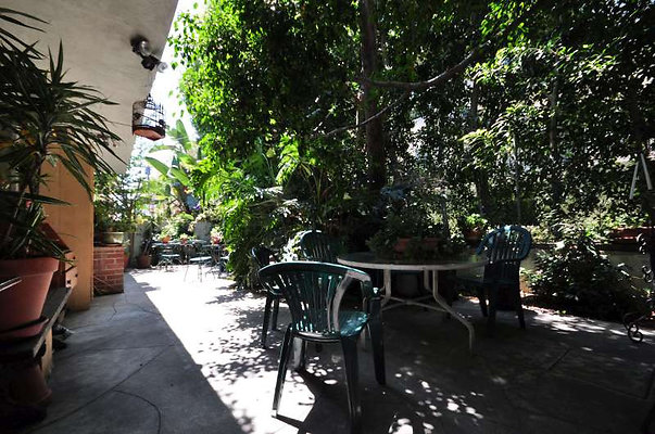 8891 patio 7