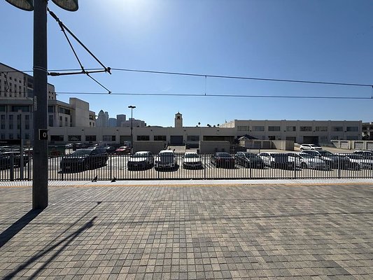 th IMG 1200