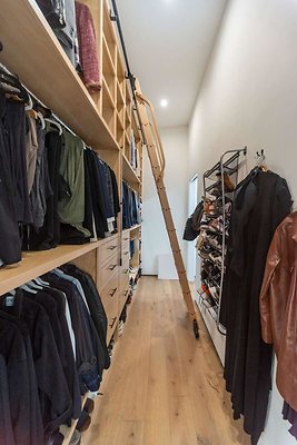 13972 closet 2