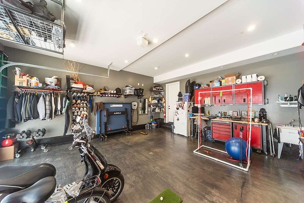 13972 garage 4