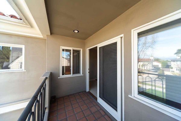13987 balcony 2