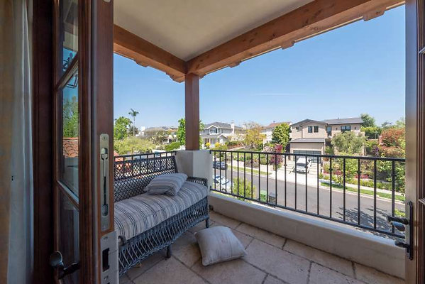 11545 balcony 1