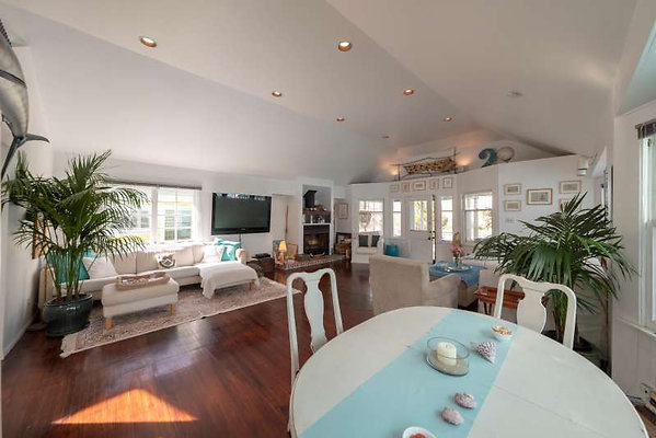 12252 dining 2