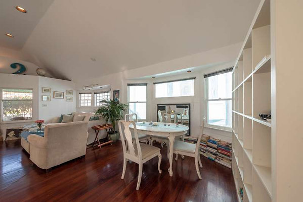 12252 dining 3