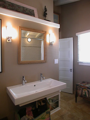 8241 bath 4