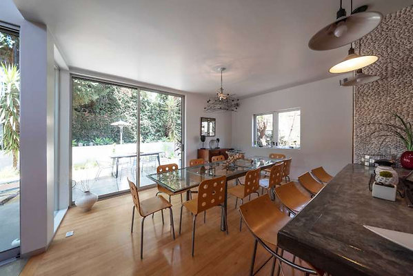 11153 dining 5