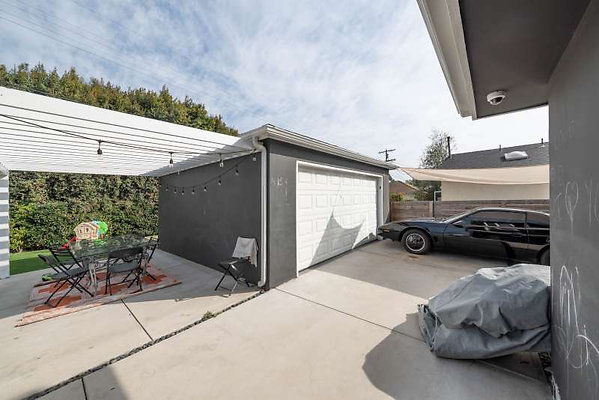 11414 garage 1
