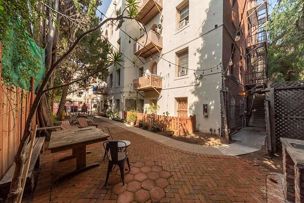 13991 patio 1