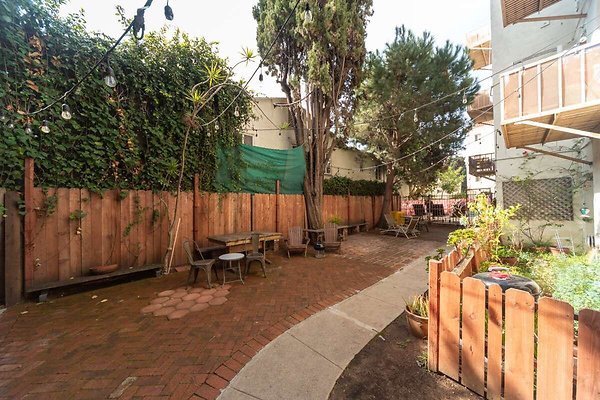 13991 patio 3