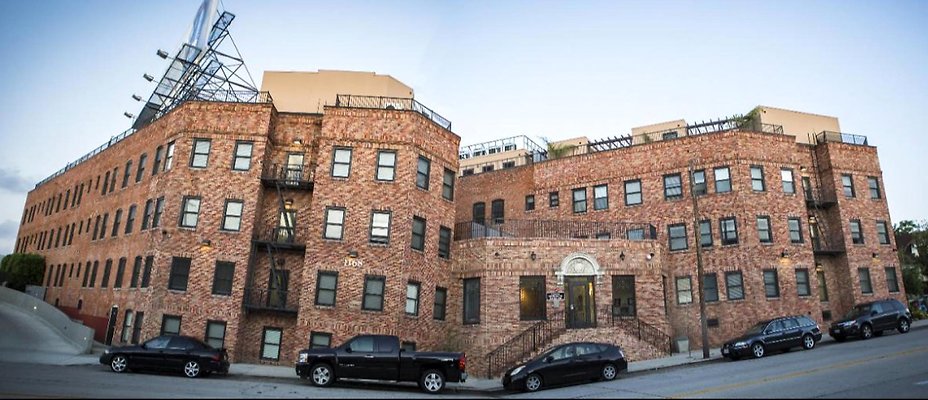 A2F 219 1168 Bellevue Ave Los Angeles, CA 90012