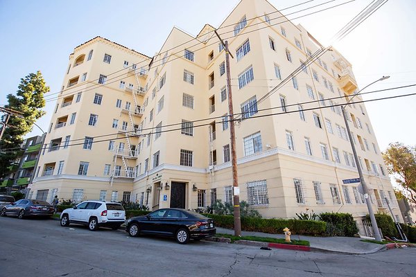 A2F 369 2430 Ocean View Ave, Los Angeles, CA 90057