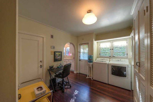 11420 laundry 1