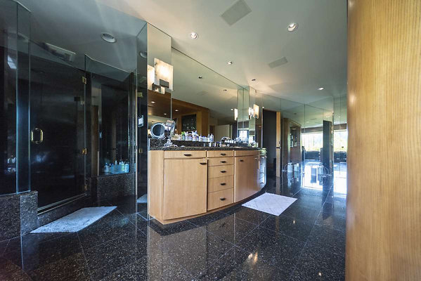 13769 bath 5