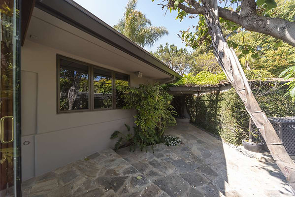 13769 patio 7