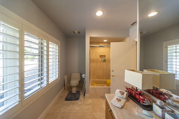 13769 bath 10