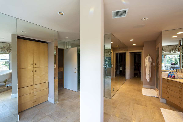 13769 bath 4