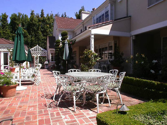 8580 patio 3