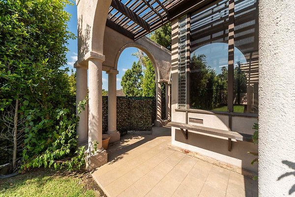 13851 patio 7