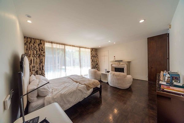 13851 bed 2