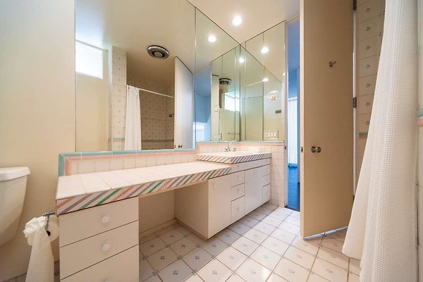 13851 bath 8