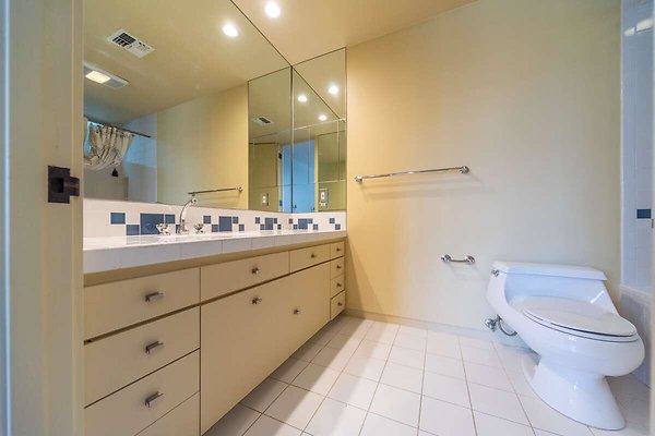13851 bath 10