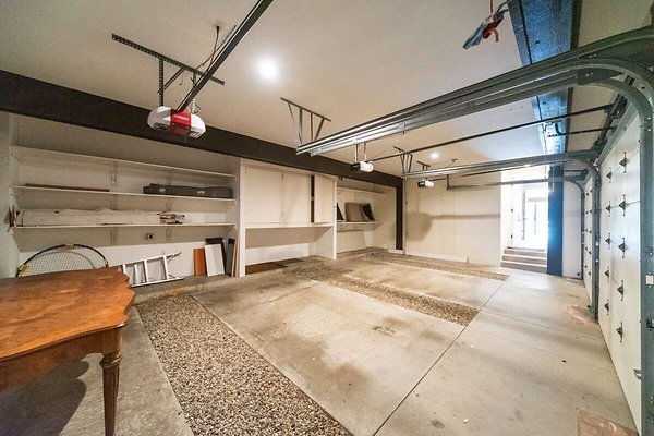 13851 garage 3