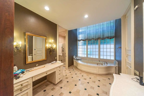 13851 bath 2