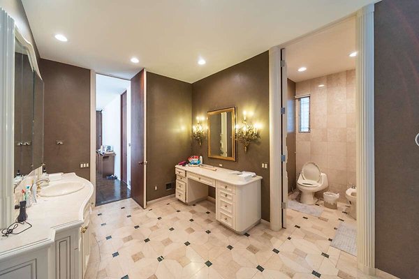 13851 bath 3