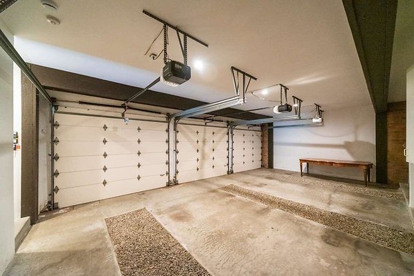 13851 garage 2