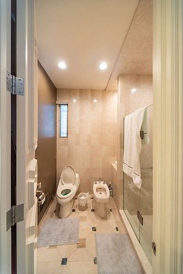 13851 bath 5