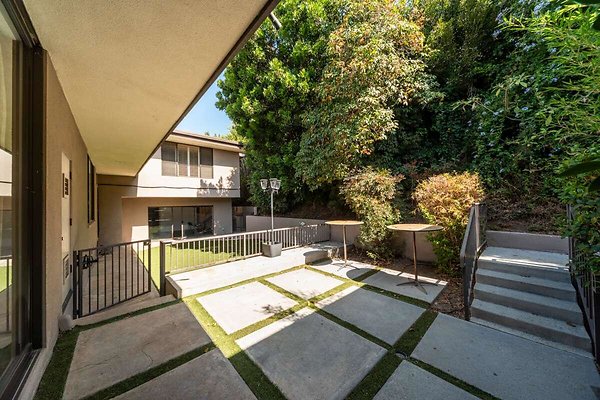 13851 patio 5