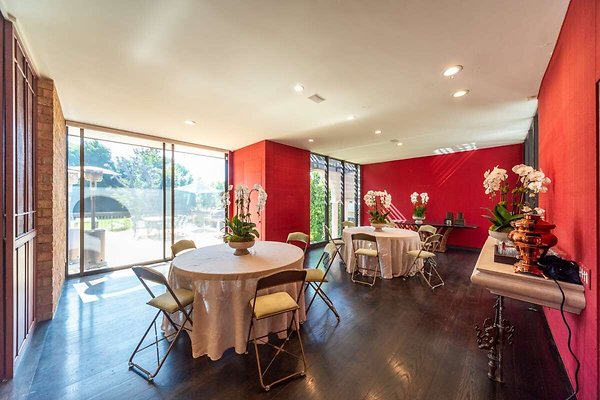 13851 dining 1