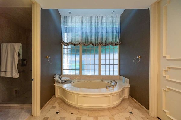 13851 bath 4
