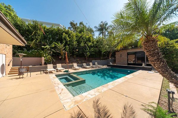 13851 pool 4